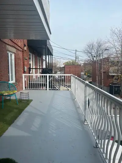 Professionally renovated | Approx. 1,000 sq. ft. | Modern + Bright $2000 per month Live in style in...