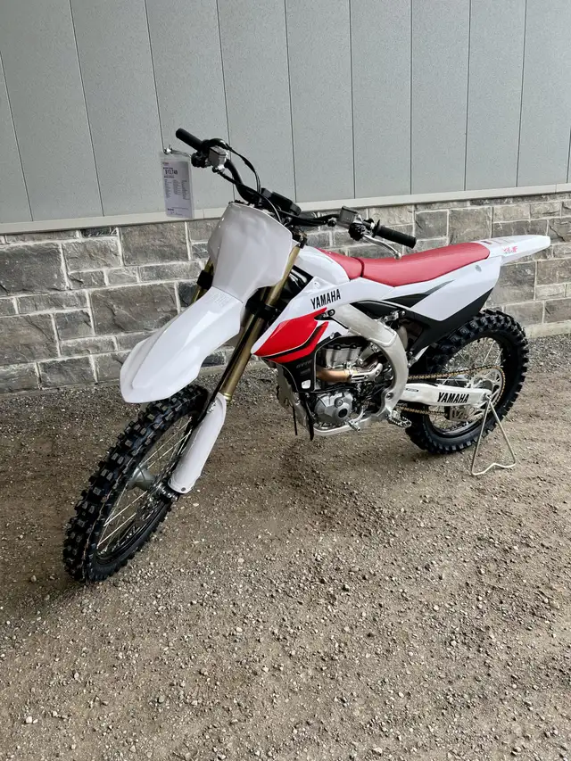 2026 YAMAHA YZ450F - 70th ANNIVERSARY - INSTANT CASH REBATE or 0 in Dirt Bikes & Motocross in Guelph - Image 3