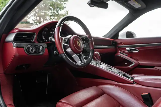 2017 Porsche 9115565647876220723228