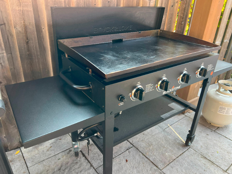 Blackstone 4burner 60,000 BTU BBQ 36" Griddle w/ Hard Top Lid BBQs & Outdoor Cooking