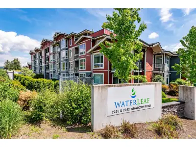 Welcome to Waterleaf in East Abbotsford! Come home to this top-floor 2 bed, 2 bath condo featuring a...