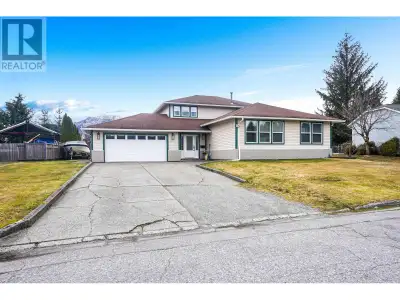 * PREC - Personal Real Estate Corporation. Welcome to your dream home! This spacious 4-bedroom, 4-ba...