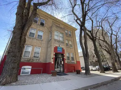 Coronation Place is professionally managed by Mainstreet Equity Build Your Credit | Split Your Rent...