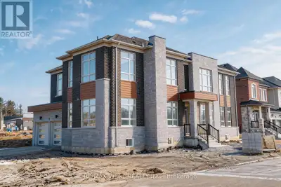 Upscale luxury living! Executive custom estate home in Caledon East. This fully finished 5 bedrooms,...