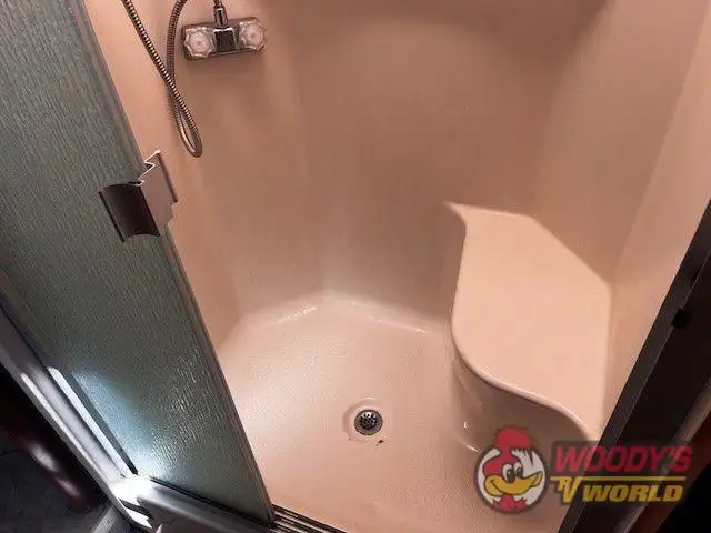 2015 FLEETWOOD EXCURSION 33D in RVs & Motorhomes in Red Deer - Image 27