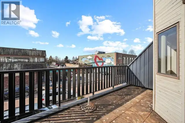 1465 CLYDE AVENUE West Vancouver, British Columbia in Condos for Sale in Downtown-West End - Image 2
