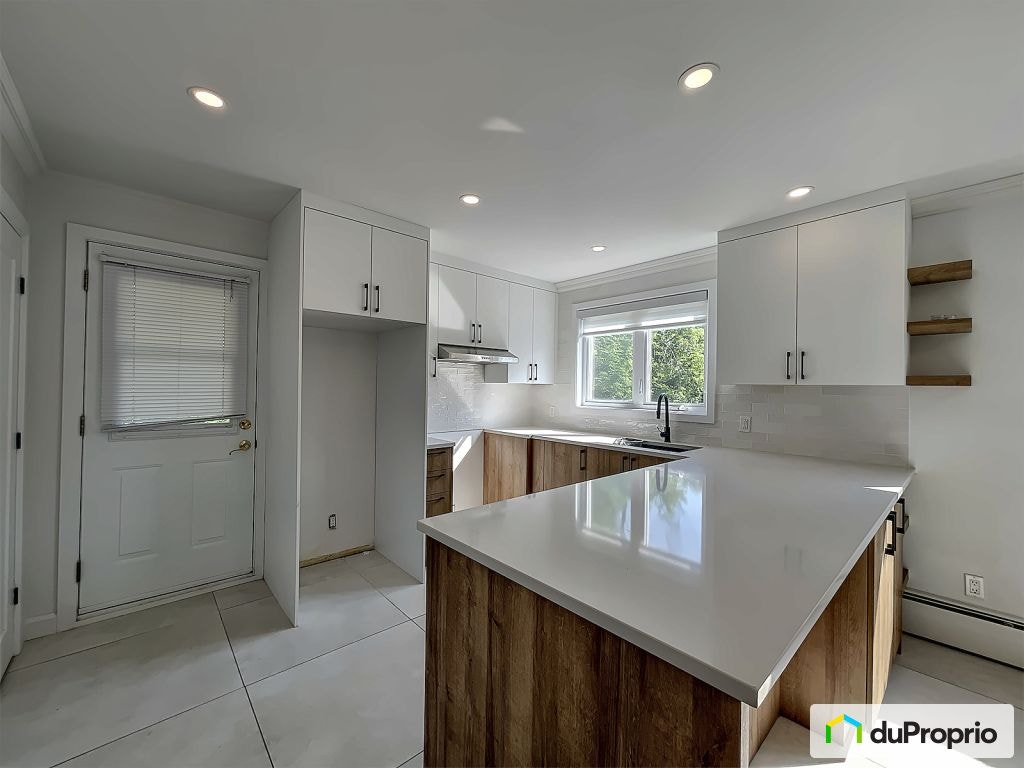 $965,000 - Triplex for sale in Ste-Therese — photo 2