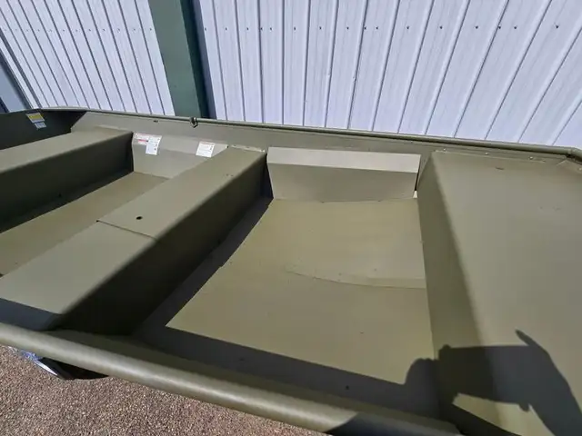 2025 Lund 1440MT Jon Boat in Powerboats & Motorboats in Edmonton - Image 6