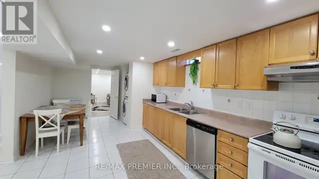 BASEMENT - 25 GRANITE STREET Vaughan (East Woodbridge), Ontario in Long Term Rentals in Markham / York Region - Image 3