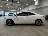 *Leather Seats | Sunroof | Heated Front Seats | Premium Audio | Alloy Wheels* This Civic Coupe EX-L... (image 4)