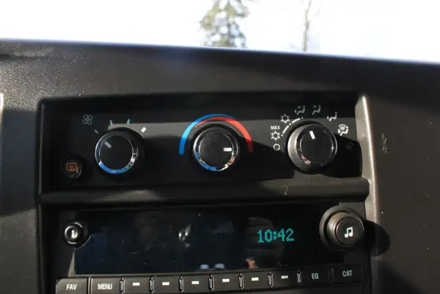 2023 GMC Savana Cargo Base in Cars & Trucks in Comox / Courtenay / Cumberland - Image 28