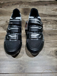 Venzo Mountain Bike Cycling Shoes, new with tags