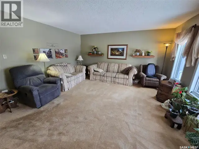903 Assiniboia AVENUE Grenfell, Saskatchewan in Houses for Sale in Regina - Image 9