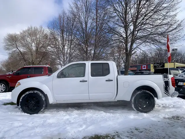 2012 NISSAN FRONTIER CREW 4X4 LOW KMS CERTIFIED in Cars & Trucks in Guelph - Image 5
