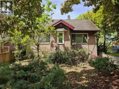 Rare opportunity for an exceptional lot on Vancouver´s coveted westside! This prime R1-1 zoned corne...