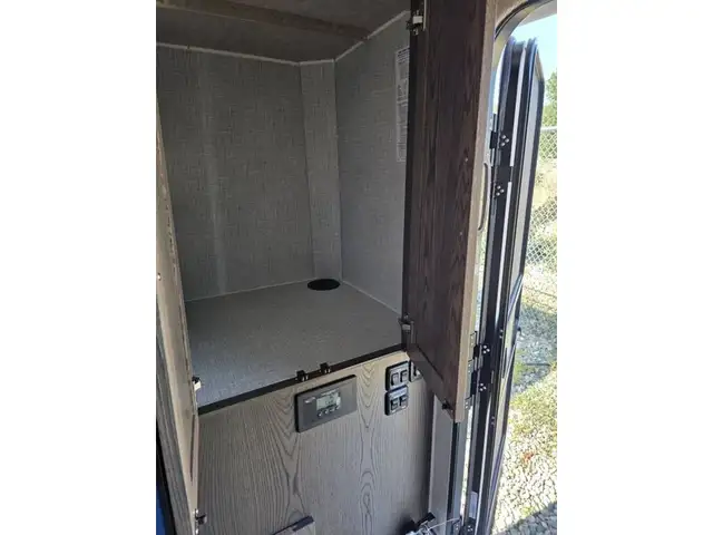 2026 Northern Lite Limited Edition 9-6LEWB Face-to-Face Dinette in Travel Trailers & Campers in Penticton - Image 16