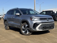 AMVIC Licensed Dealer * Heated Front Seats * Heated Steering Wheel * Rear Vision Camera * Wireless C... (image 9)