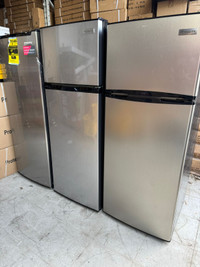 FRIGIDAIRE STAINLESS STEEL 7.5 CU FT APARTMENT SIZE REFRIGERATOR City of Toronto Toronto (GTA) Preview