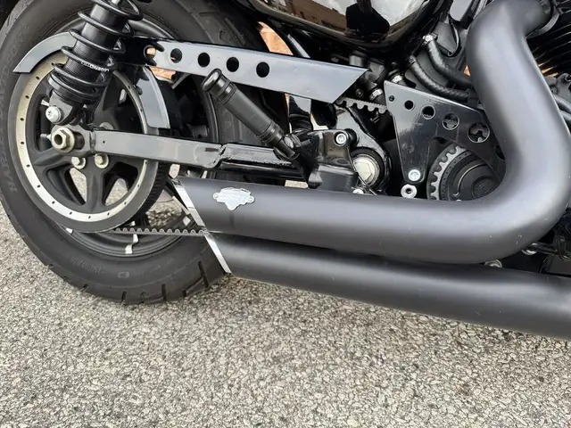 2022 Harley-Davidson Iron 883 **VANCE & HINES PIPES** **TONS OF  in Street, Cruisers & Choppers in Markham / York Region - Image 7