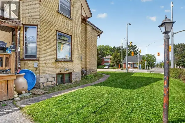 569 FREDERICK Street Kitchener, Ontario in Houses for Sale in Kitchener / Waterloo - Image 8