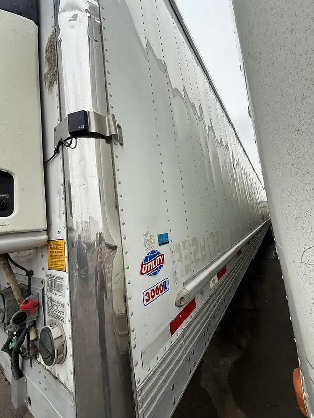 2016 Utility 53' Tandem Reefer/Refrigerated Van in Heavy Equipment in St. Albert - Image 12