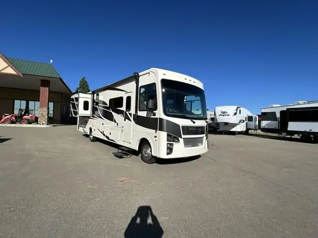 2022 Coachmen RV Mirada 35ESF in RVs & Motorhomes in Red Deer - Image 4