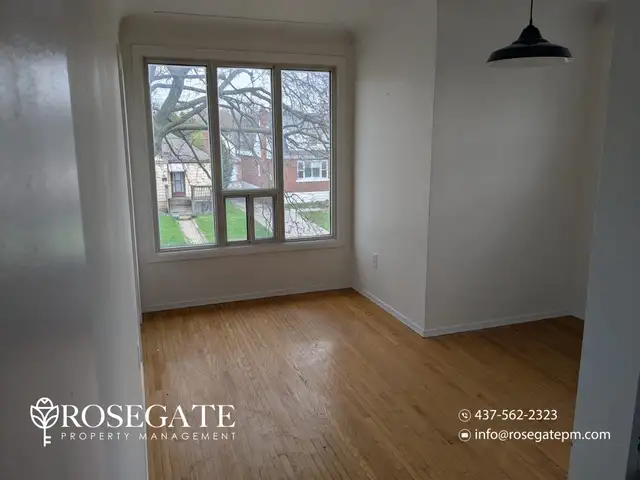 All-Inclusive 2-Bedroom Multiplex Unit with Fireplace, Backyard  in Long Term Rentals in Hamilton - Image 6
