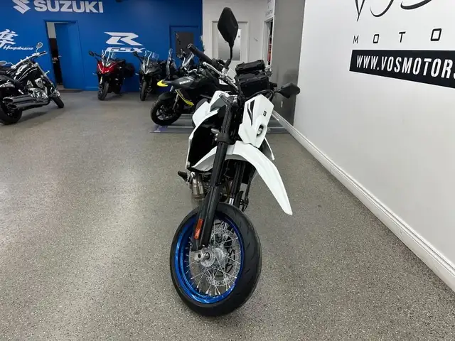 2025 Suzuki DR-Z400SMM5 Street - V6662NP - -No Payments for 1 Ye in Sport Bikes in Markham / York Region - Image 4