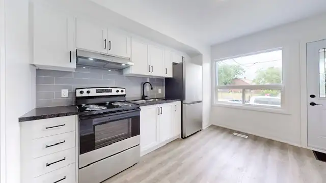 Brand-New 2-Bed   Laundry/AC/Backyard Incl! (Oakwood Ave)