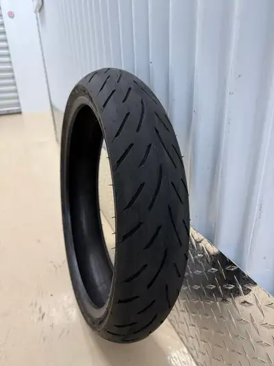 Used Motorcycle tire Dunlop Harley-Davidson Size 180/60 R17 No damage or punctures Price 50$ Located...