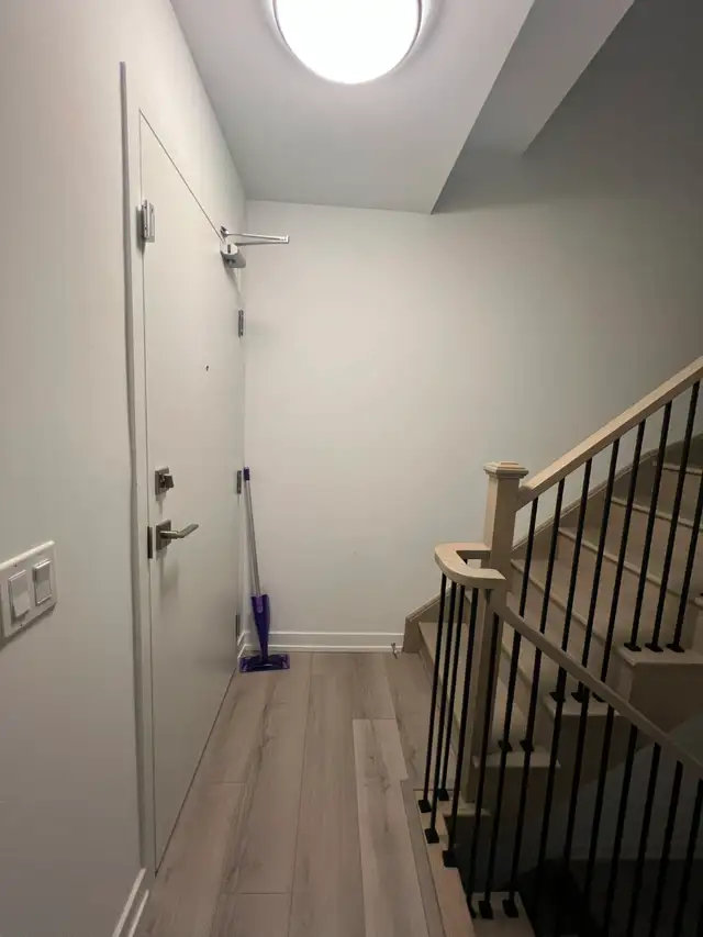 Cozy Private Room with bathroom in Ontario in Canada - Image 8
