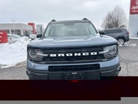 Leather interior, heated seats, no accidents, low km's, wireless charging pad, lane keep assist. Ble... (image 1)