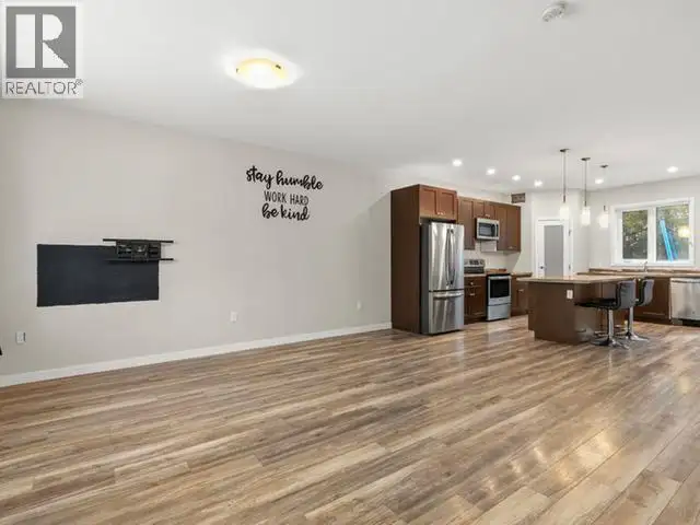 2 MACKENZIE COURT Whitehorse, Yukon in Houses for Sale in Whitehorse - Image 6