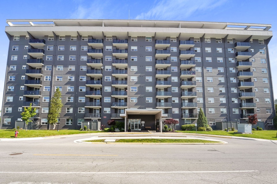 Doral Tower Apartments - 2 Bedroom, 1 Bathroom Apartment for Ren 3