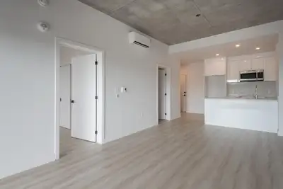 ***All appliances included in the rent **Spacious 700 sqft apartment located in the heart of Pierref...