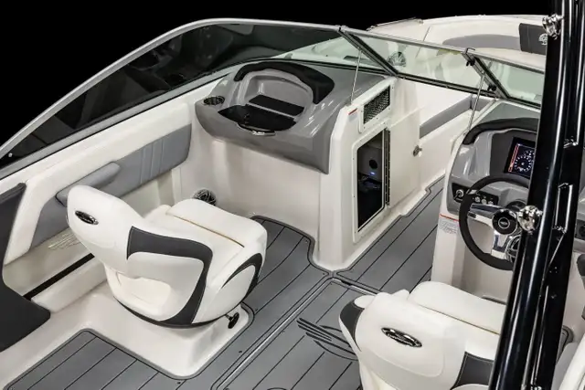 2026 Chaparral GTS 1 SURF in Powerboats & Motorboats in Kingston - Image 24