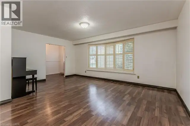 3196 CENTENNIAL Drive Burlington, Ontario in Houses for Sale in Oakville / Halton Region - Image 10