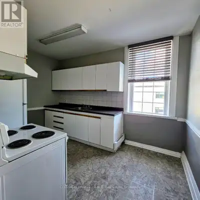 Bright and well-maintained 2-bedroom, 1-bathroom apartment located on the second floor of a centrall...