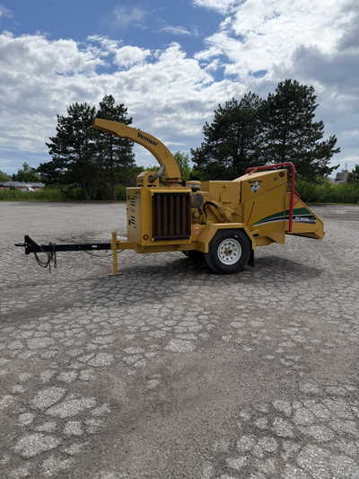 Diesel Deutz D2.9L engine 4.995lb weight Pintle hitch 12 inch chipping capacity Single axle 150 inch...