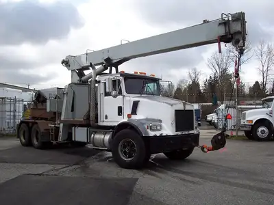 Truck and Crane Both Certified. Cummins L10, 335 H/P, 13 Speed Manual Tranny, 20 and 40 Axles. 1997...