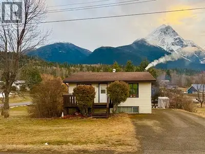 Solid 1,840 sq ft affordable home in New Hazelton. Close to elementary school close to shopping. Mai...