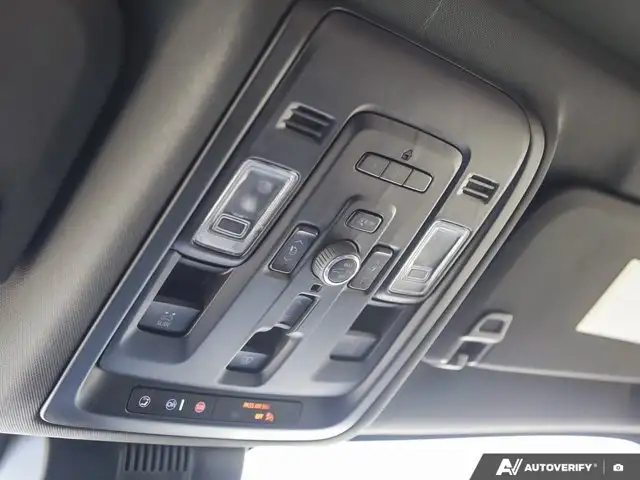 2024 Chevrolet Suburban High Country | HUD | Wireless Carplay in Cars & Trucks in London - Image 26