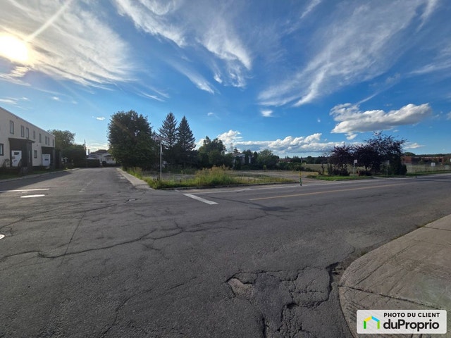 $725,000 - Commercial Lot for sale in Lachute — photo 1
