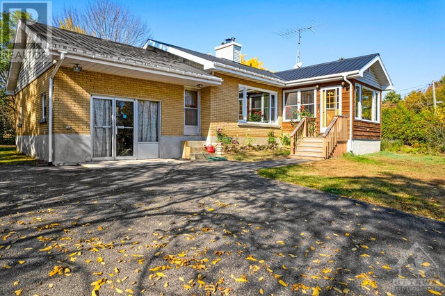 102 IRON MINE ROAD Lanark, Ontario in Houses for Sale in Kingston - Image 2