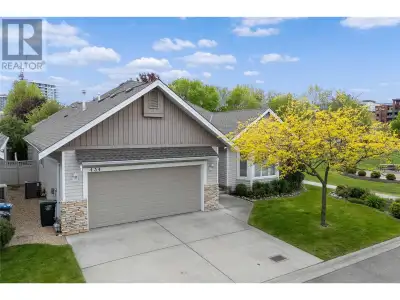 Lower Mission's favorite community : Somerville Corner. Sought after rancher style home facing the p...