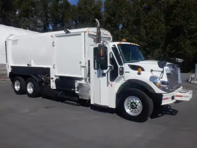 2008 International 7400 Garbage Truck Air Brakes Diesel 9.3L 6X4 Cruise Control AM/FM radio Measurem...