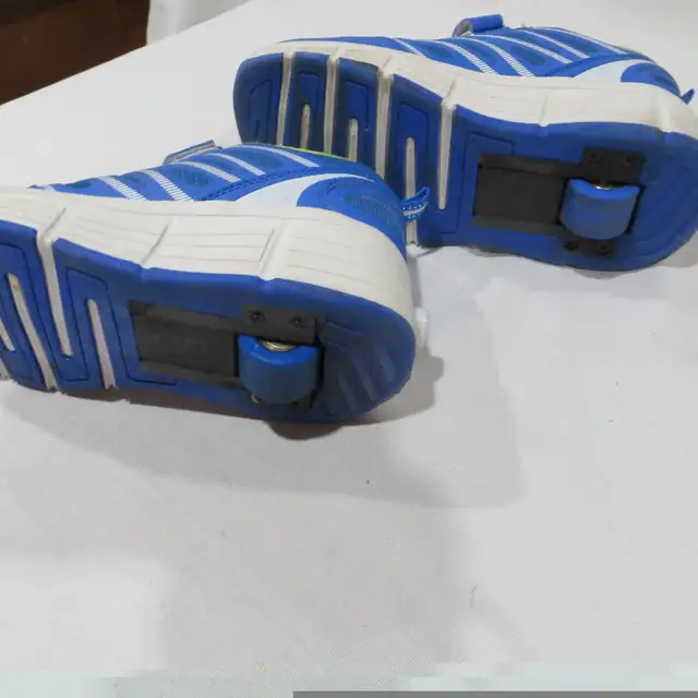 Wheely Fun Shoes For Kids Size 5 in Other in Winnipeg - Image 4