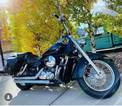 2004 Honda Shadow Aero VT750. Bike is in great shape. Looks and sounds awesome. Upgraded Cobra strai...
