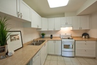 Live well at Hillcrest Terrace; perfectly located at Clark Street and Welland Avenue. Steps to the S... (image 5)
