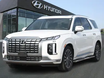 This 2024 Hyundai Palisade Ultimate is a Certified Pre-Owned (CPO) full-size SUV that combines luxur...